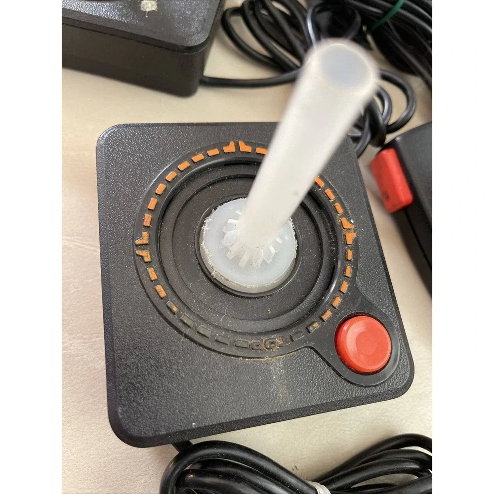 atari controllers ,untested,c3 - Picture 3 of 7